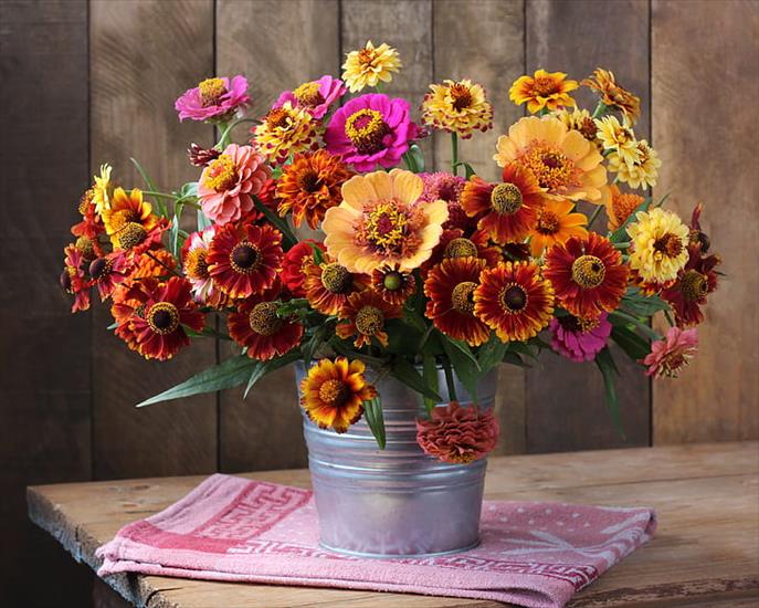    Kuferek różności - autumn-flowers-bouquet-colorful-still-life-hd-wallpaper-preview.jpg