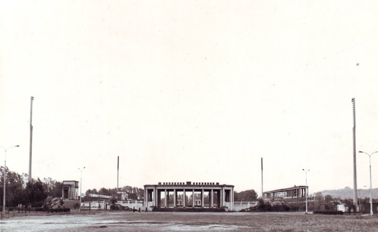 Archiwalne zdjęcia - 1969 Panorama stadionu od strony północnej. Z prawej widoczny kopiec Kościuszki.jpg