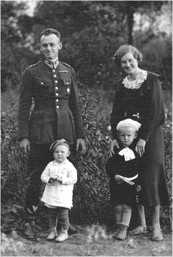 Rotmistrz Witold Pilecki - postać heroiczna - Witold Pilecki wraz ze swoją rodziną.jpg