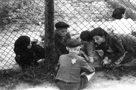 archiwalne fotografie II wojna światowa - Poland 1942.jpg