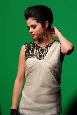 Selena Gomez - Naturally 43.jpg