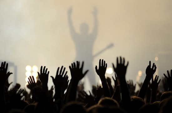 MUZYCZNE - ---Crowd--silhouette--concert--music--Artist------nin_large.jpg